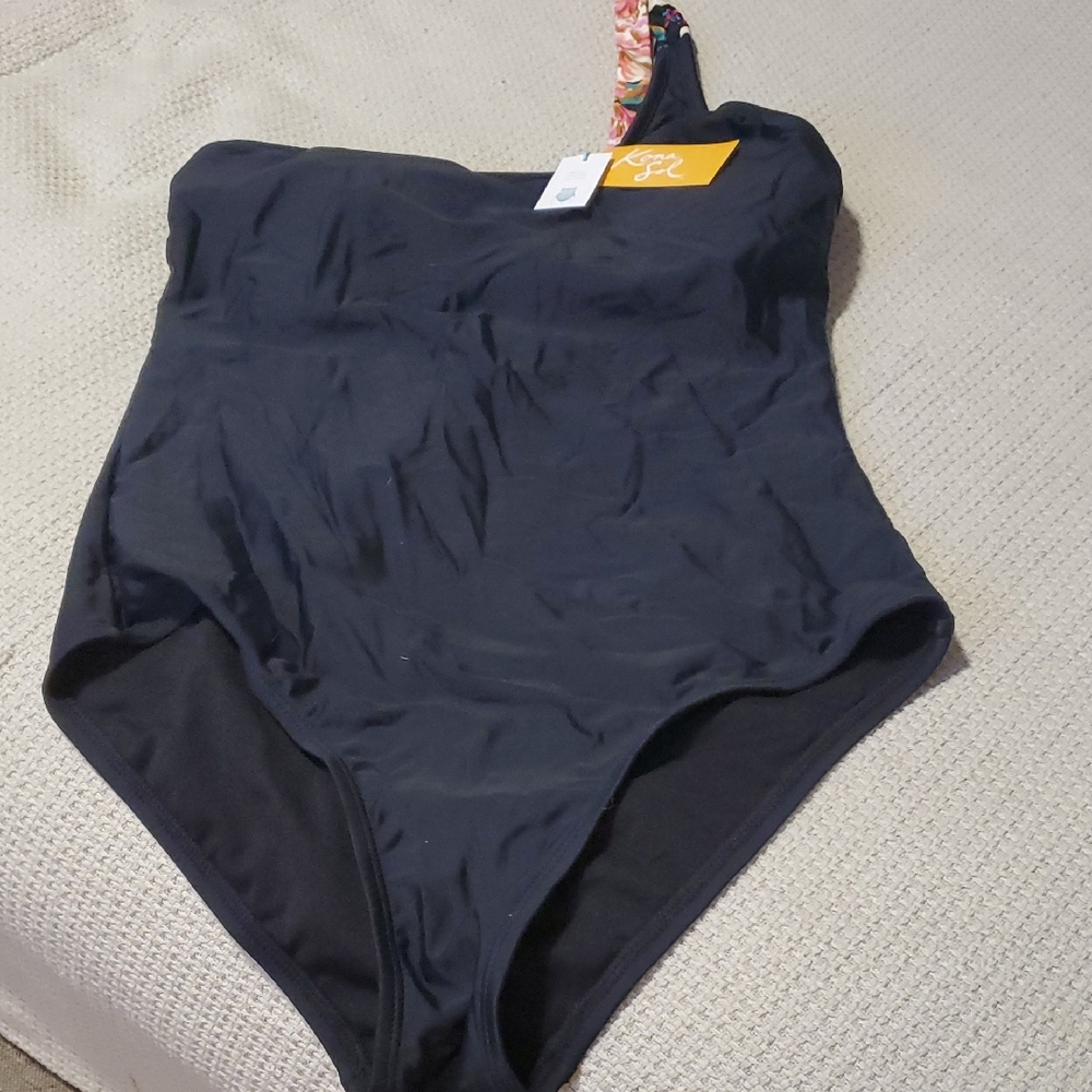 Black and Floral One-Shoulder Kona Sol Swimsuit Size Medium
